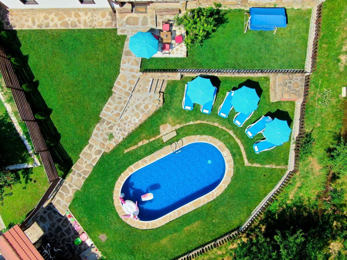 House Maya Tryavna Luaran gambar