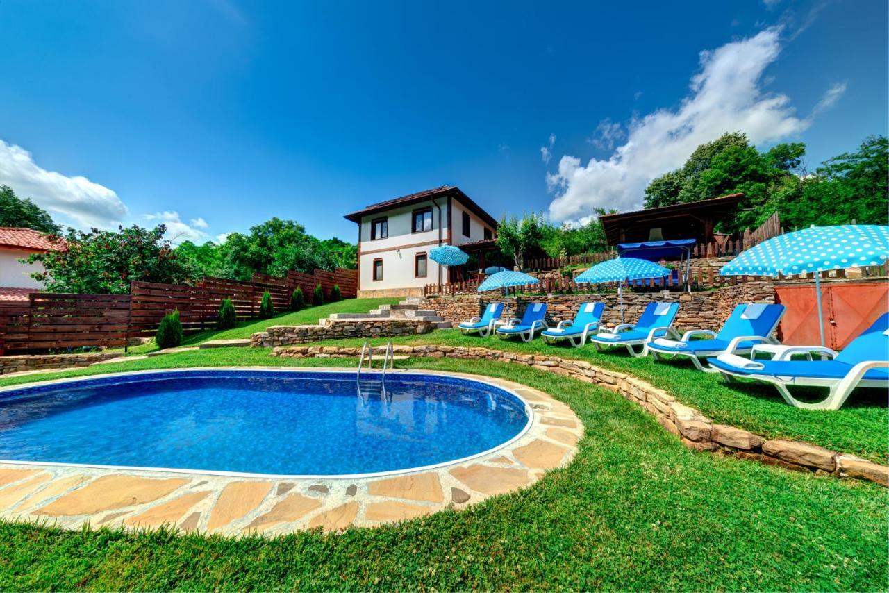 House Maya Tryavna Luaran gambar