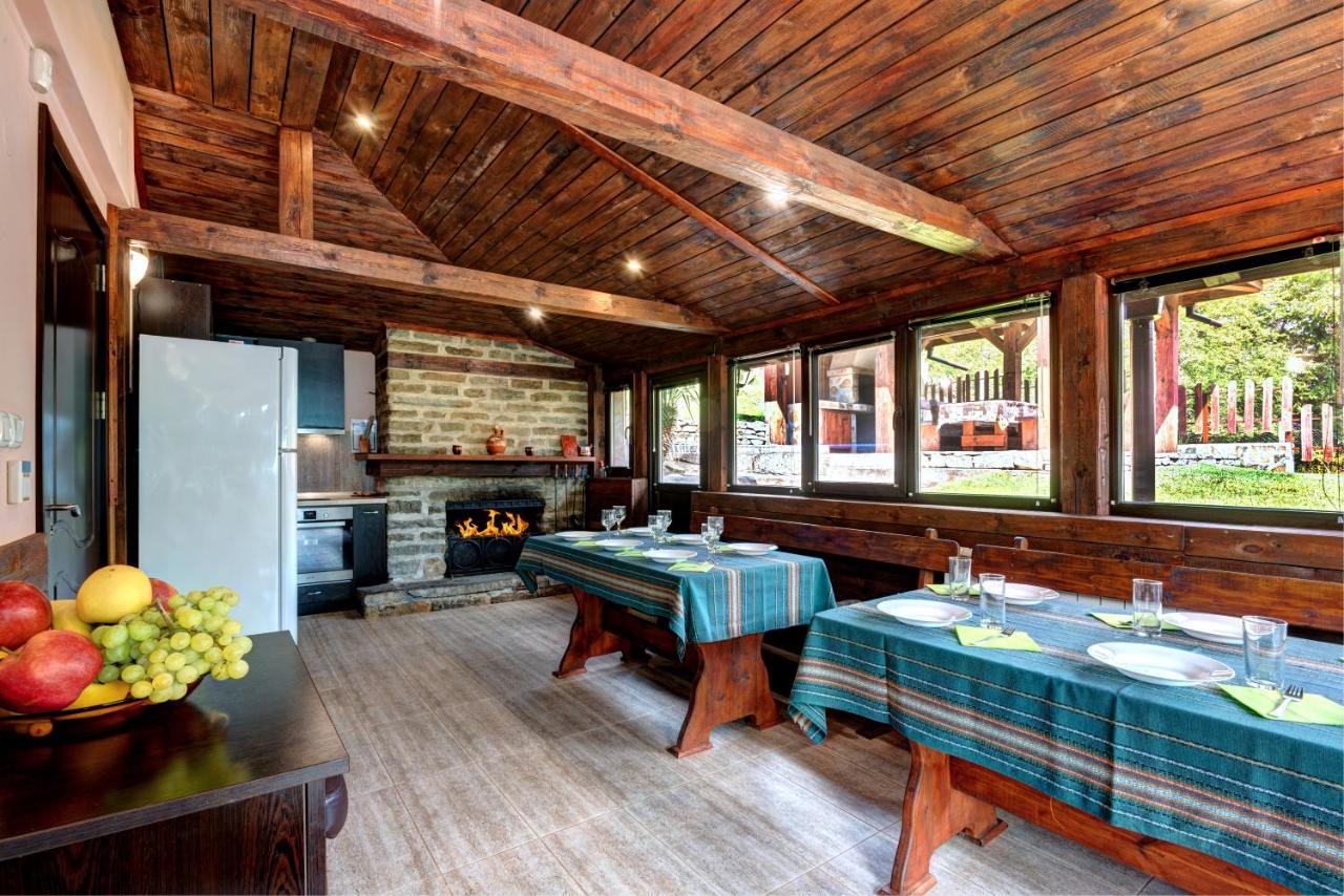 House Maya Tryavna Luaran gambar