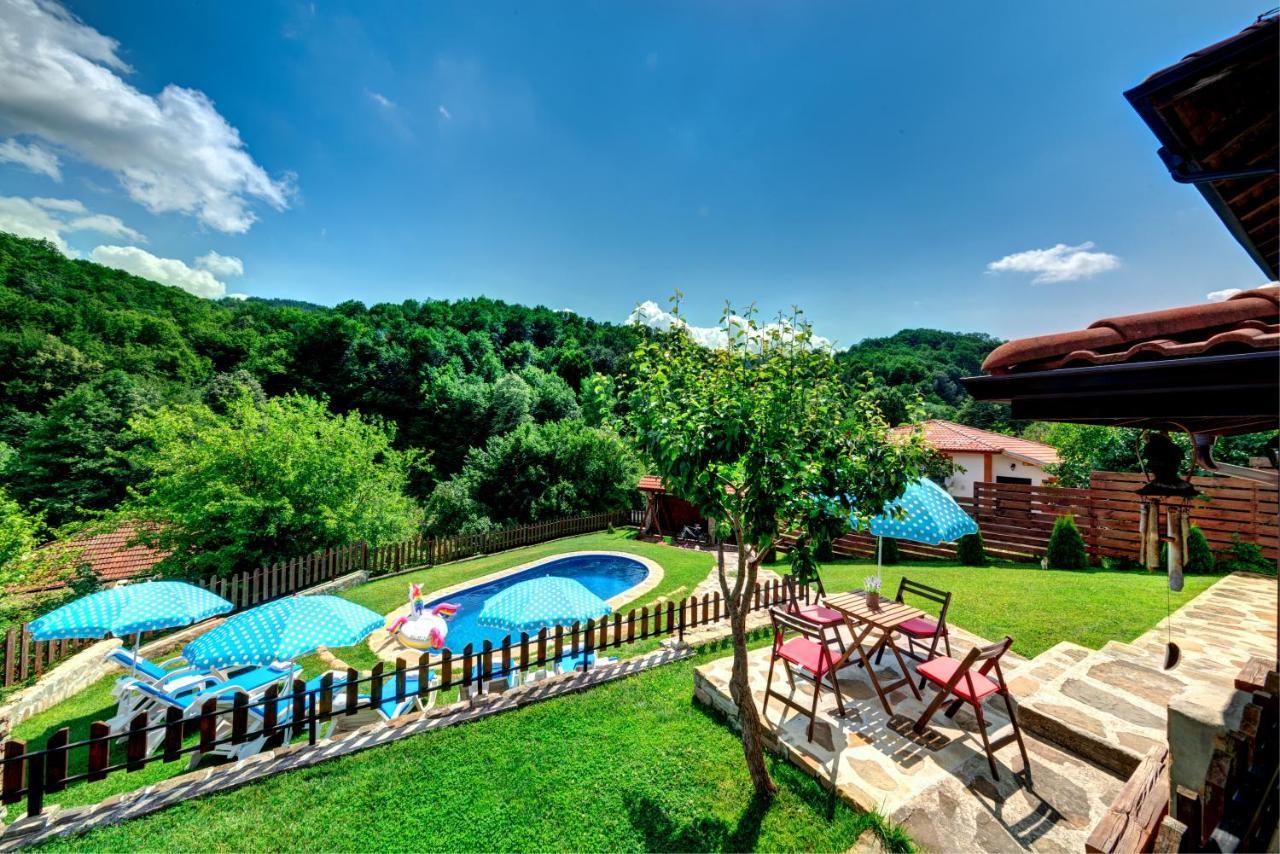 House Maya Tryavna Luaran gambar