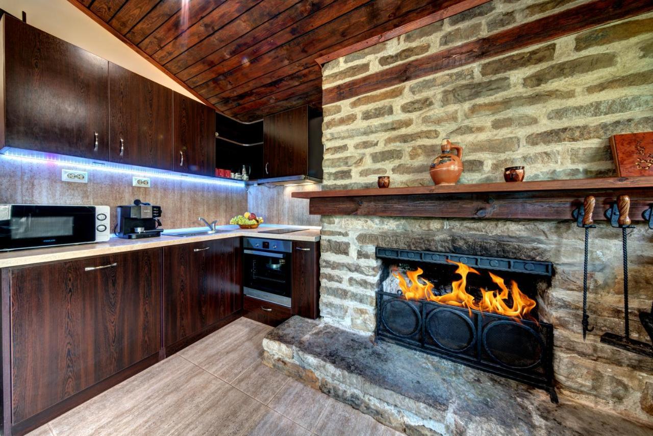 House Maya Tryavna Luaran gambar
