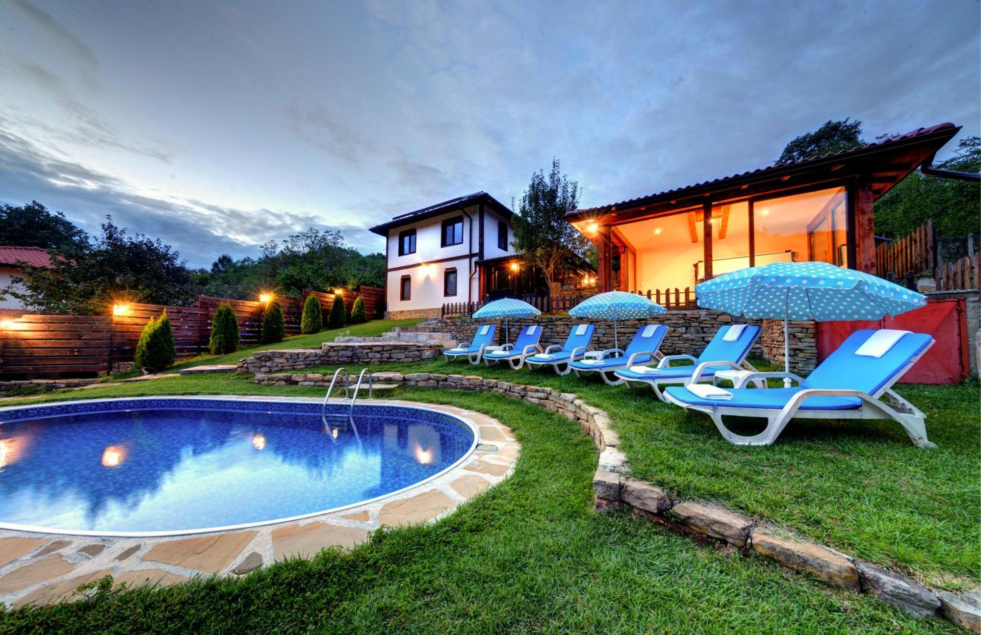 House Maya Tryavna Luaran gambar