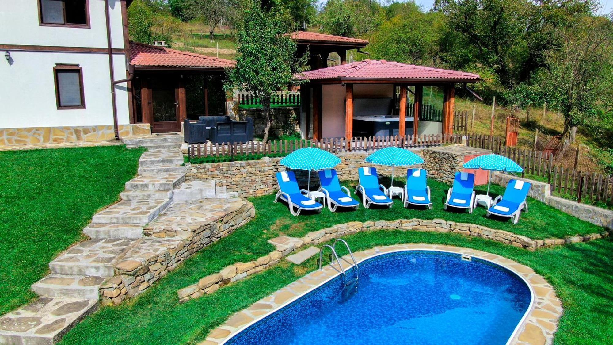 House Maya Tryavna Luaran gambar