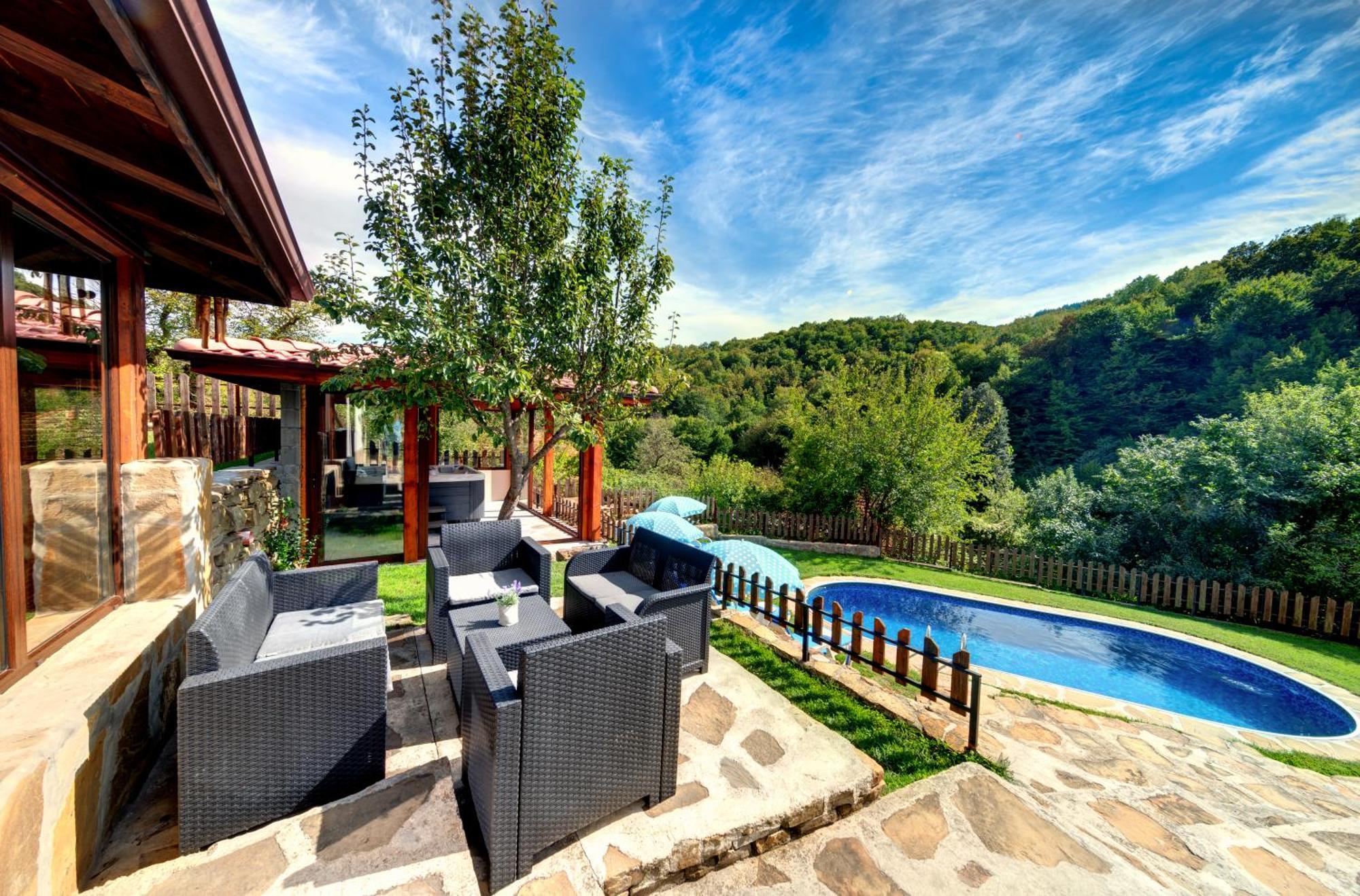 House Maya Tryavna Luaran gambar